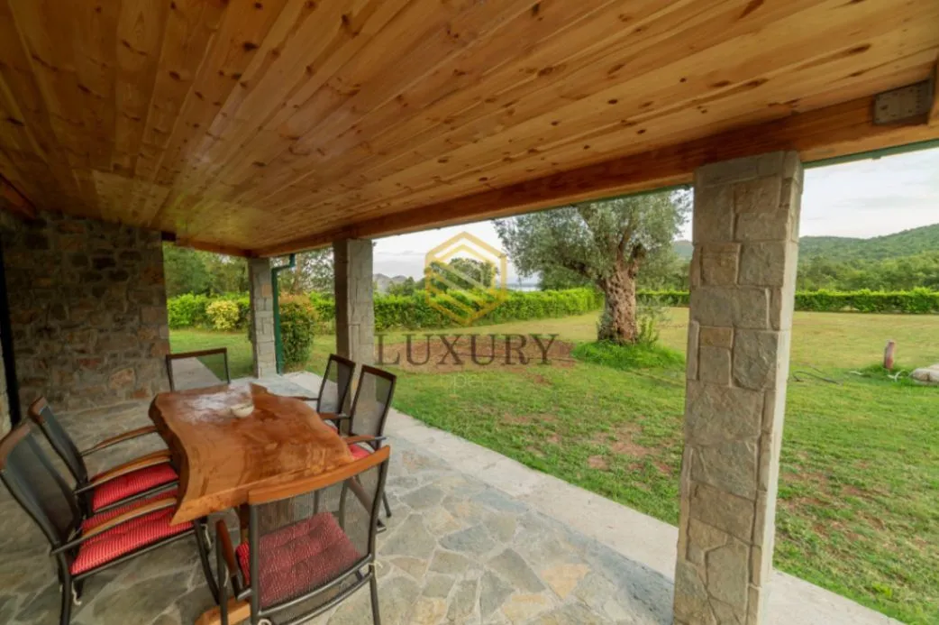 Rent, house, 100m², Barutana, Podgorica
