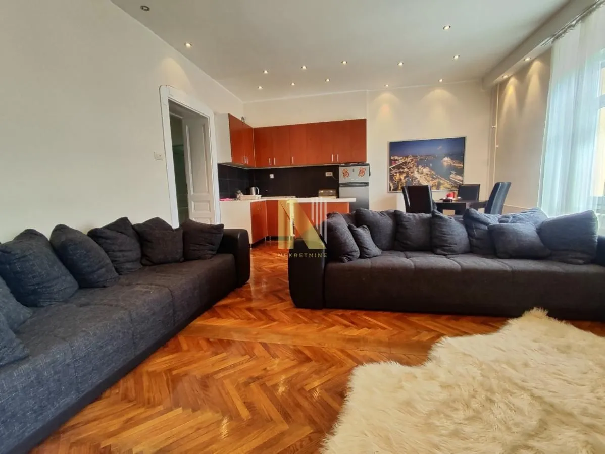 Prodaja, dvosoban stan, 63m², Centar, Novi Sad