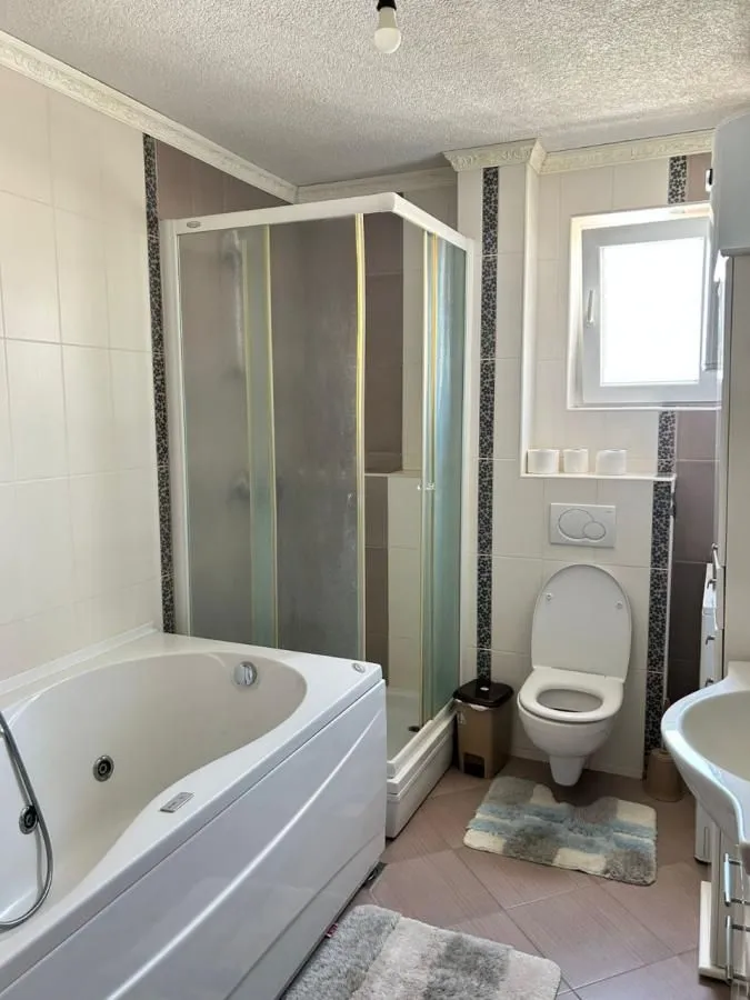 Rent, two bedroom apartment, 120m², Seljanovo, Tivat