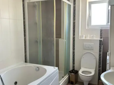 Izdavanje, dvosoban stan, 120m², Seljanovo, Tivat - image 7