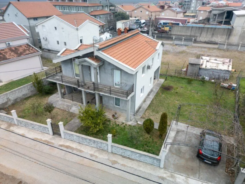 Sale, house, 258m², Karaburško Polje, Podgorica