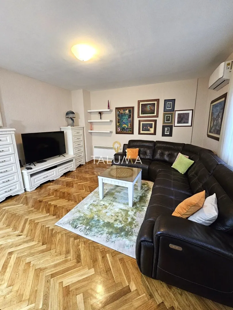 Rent, three bedroom apartment, 100m², Blok 6, Podgorica