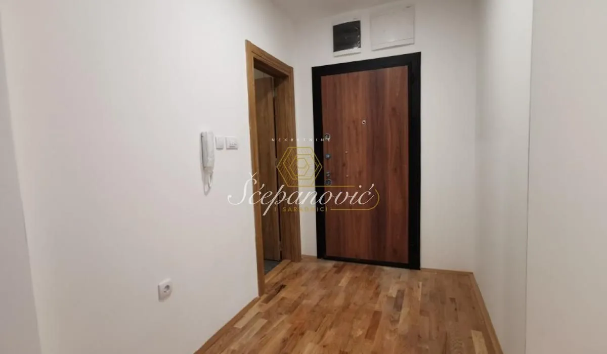 Prodaja, četvorosoban stan, 103m², Salajka, Novi Sad Sve Podlokacije