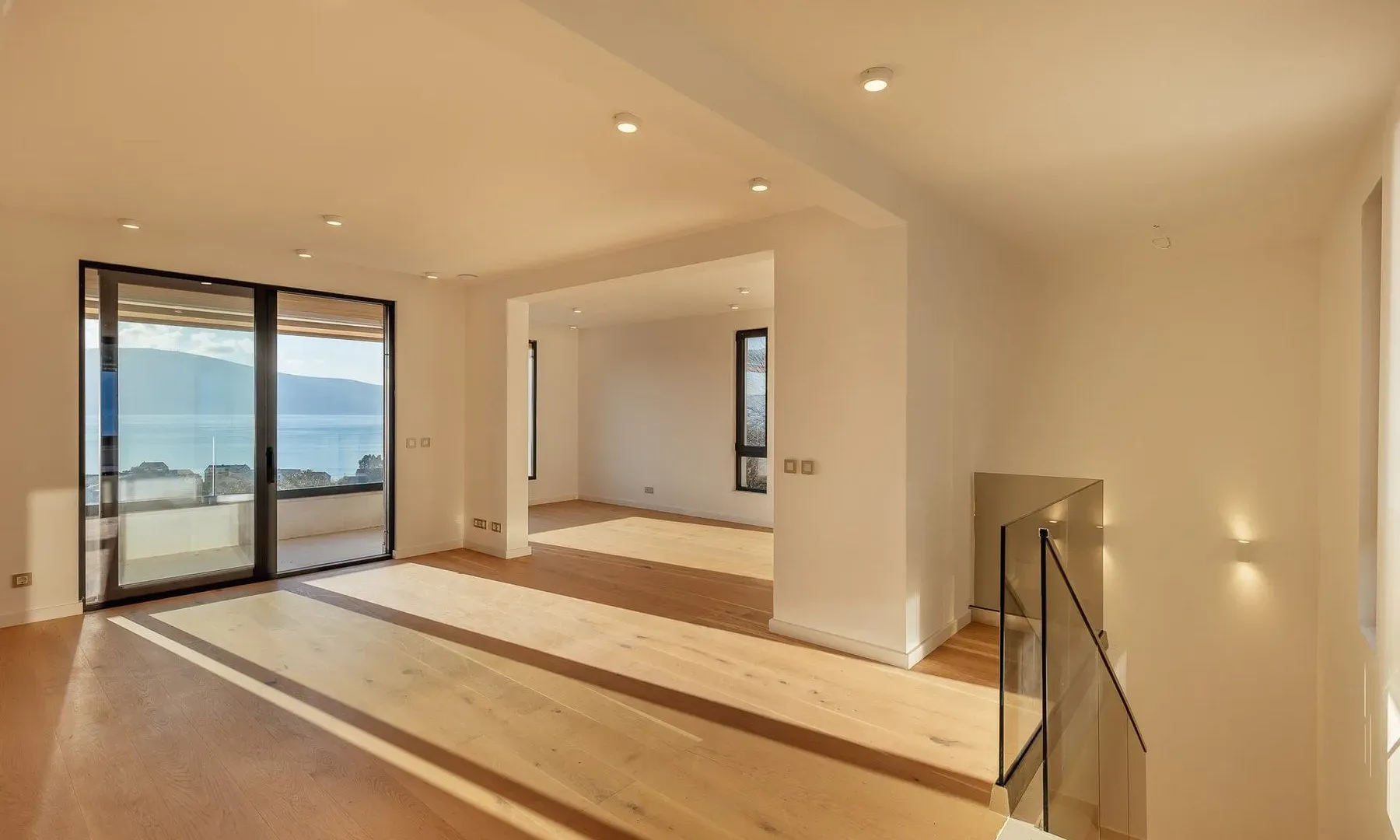Prodaja, dvosoban stan, 103m², Kotor, Crna Gora