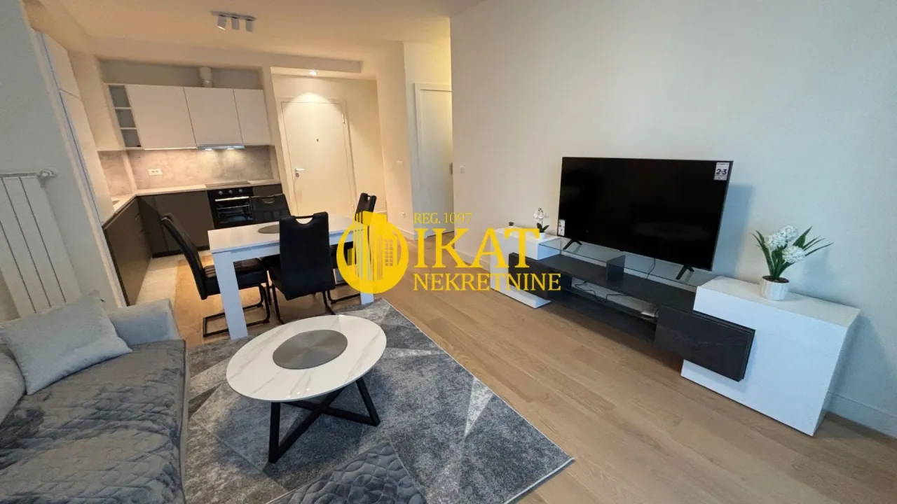 Izdavanje, dvosoban stan, 56m², Savski Venac, Beograd