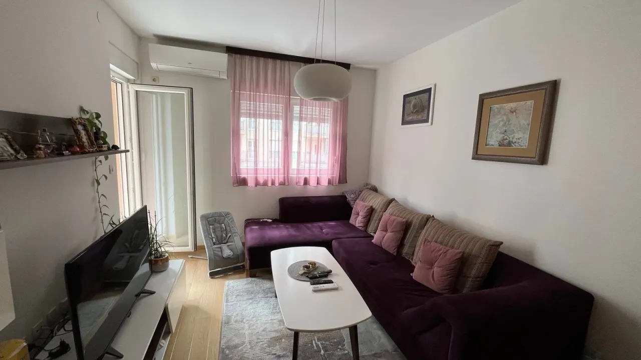 Izdavanje, jednosoban stan, 46m², City Kvart, Podgorica