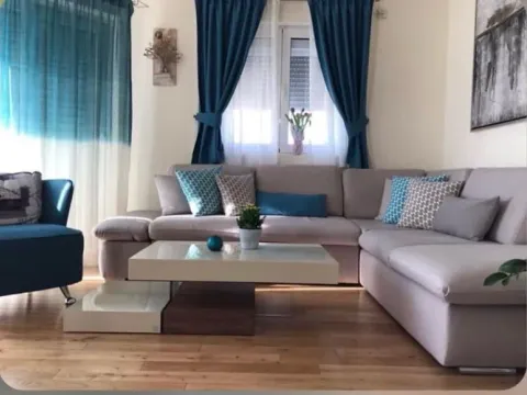 Izdavanje, dvosoban stan, 85m², Kavač, Kotor - image 4