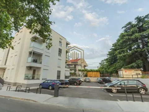 Rent, two bedroom apartment, 63m², Stari Aerodrom, Podgorica - image 11