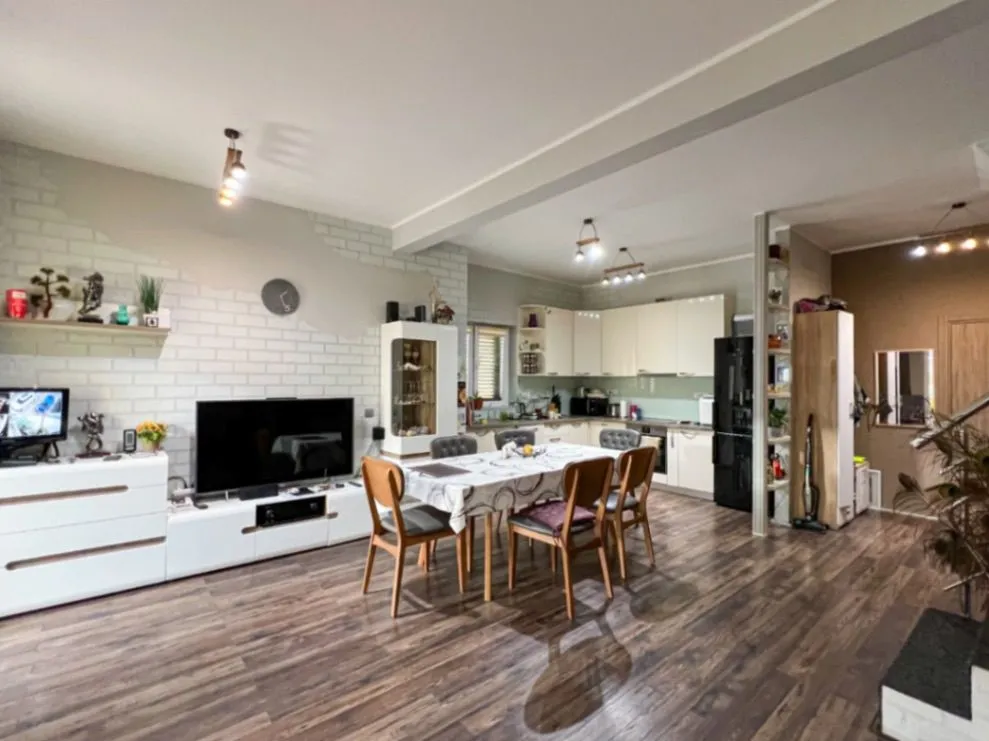 Prodaja, trosoban stan, 115m², Đenovići, Herceg Novi