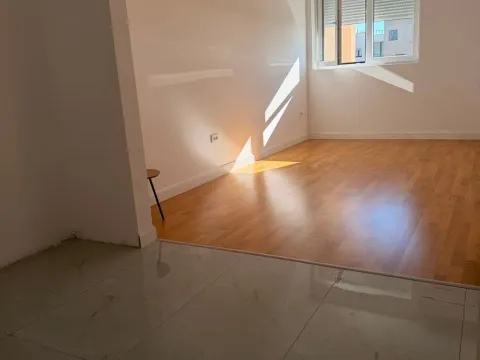 Prodaja, jednosoban stan, 35m², Centar, Bar - image 1