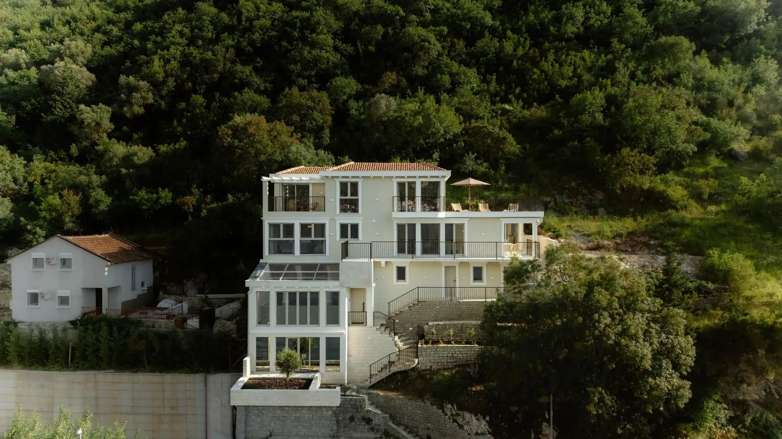 Sale, house, 400m², Stoliv, Kotor