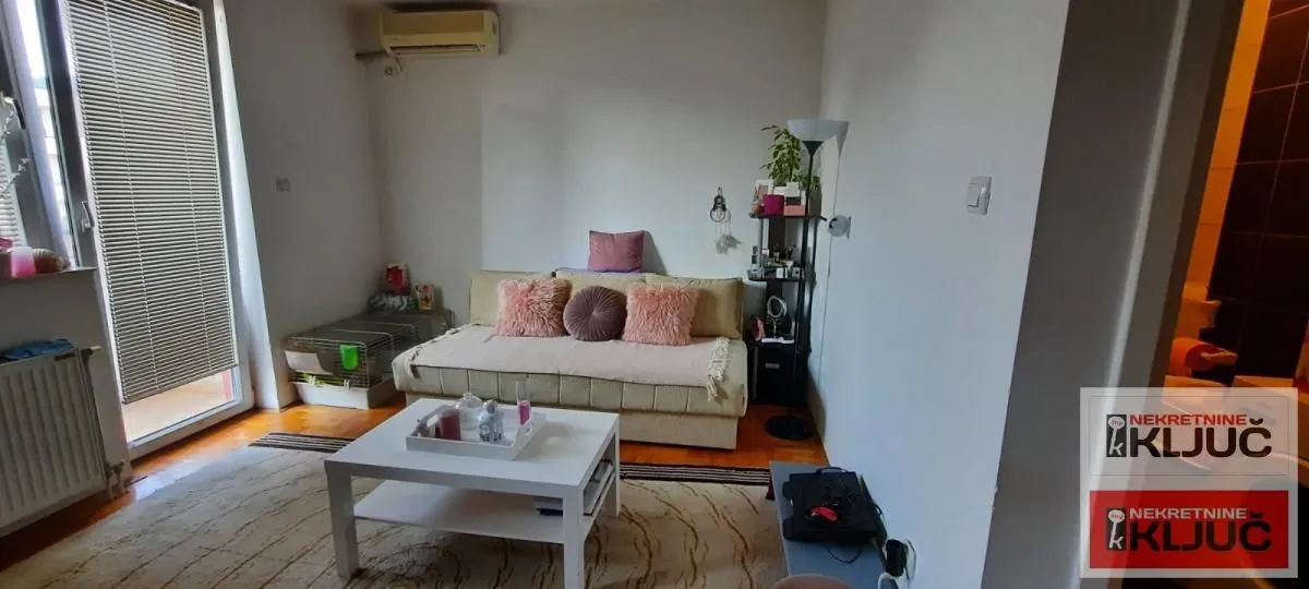 Rent, studio apartment, 27m², Bulevar patrijarha Pavla, Novi Sad Sve Podlokacije