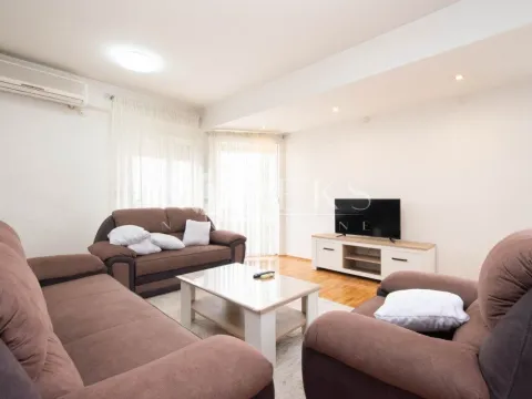 Izdavanje, dvosoban stan, 82m², Zabjelo, Podgorica - image 2