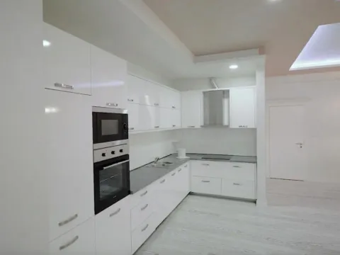 Sale, two bedroom apartment, 105m², Budva, Crna Gora - image 2