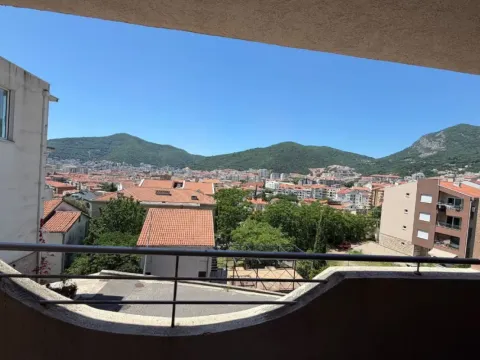 Sale, one bedroom apartment, 53m², Podkošljun, Budva - image 1