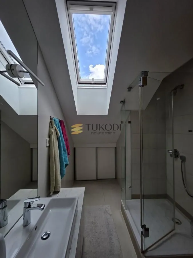 Prodaja, stan, 352m², Centar, Novi Sad