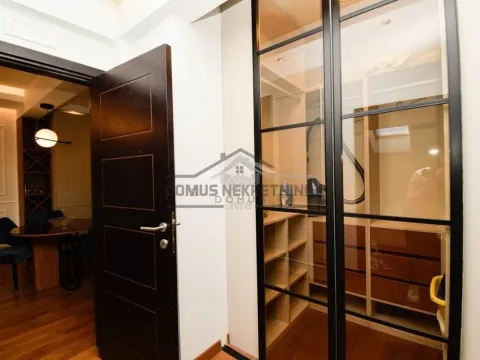 Izdavanje, dvosoban stan, 66m², Vezirov Most, Podgorica - image 13