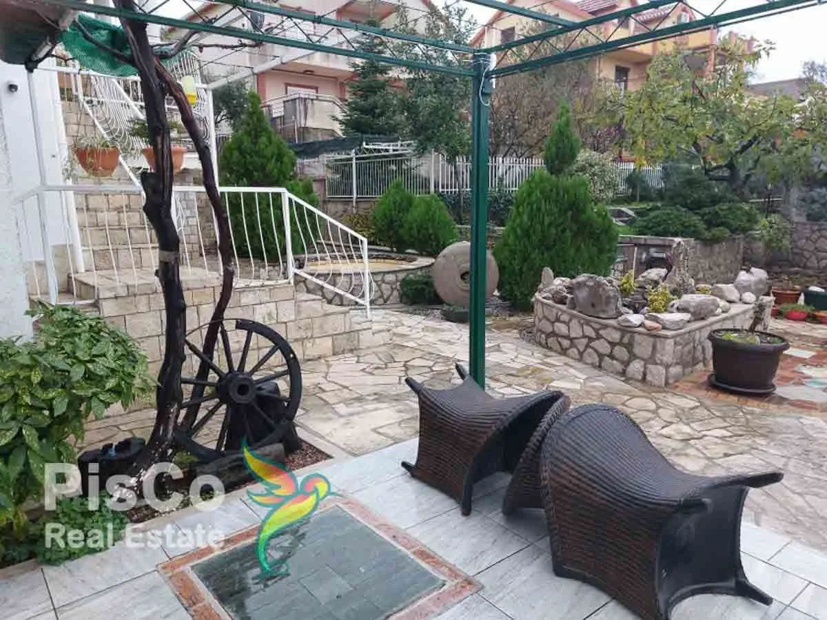 Prodaja, kuća, 370m², Tivat, Crna Gora