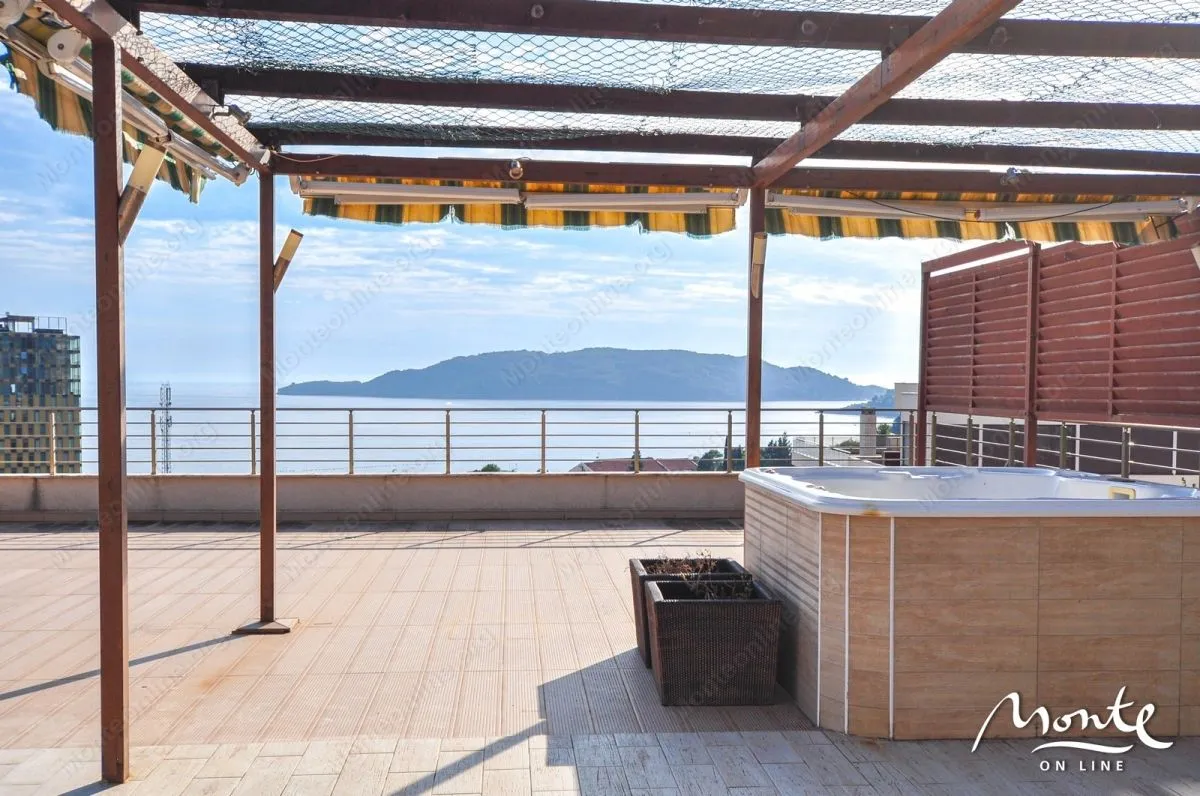 Sale, two bedroom apartment, 115m², Bečići, Budva