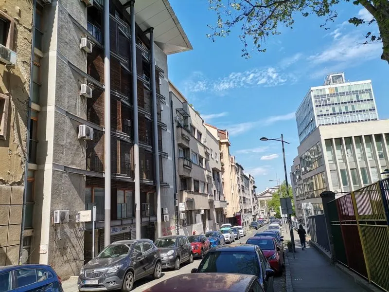 Izdavanje, trosoban stan, 85m², Vračar Centar, Vračar Sve Podlokacije