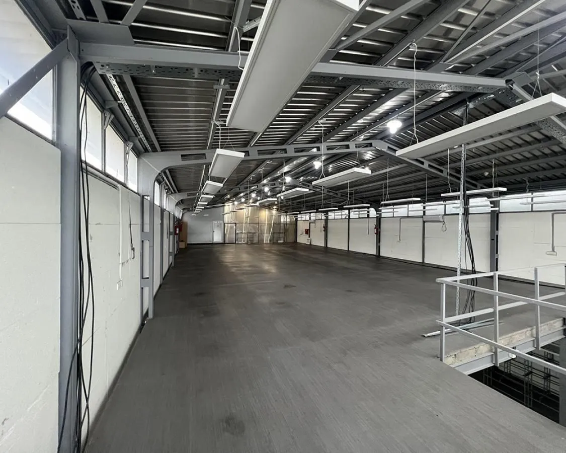 Rent, office space, 770m², Kneževac, Beograd