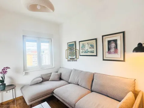 Izdavanje, jednosoban stan, 52m², City Kvart, Podgorica - image 1