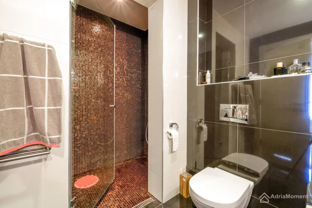 Sale, two bedroom apartment, 68m², Kostanjica, Kotor
