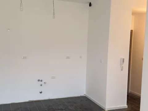 Prodaja, jednosoban stan, 37m², Tološi, Podgorica - image 1