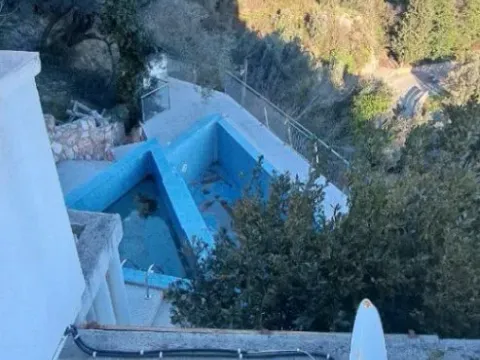 Sale, three bedroom apartment, 135m², Petrovac, Budva - image 5