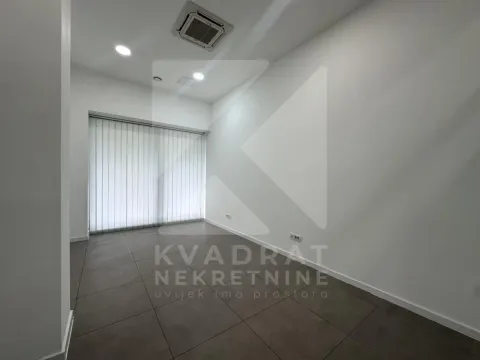 Izdavanje, poslovni prostor, 362m², Ljubović, Podgorica - image 31