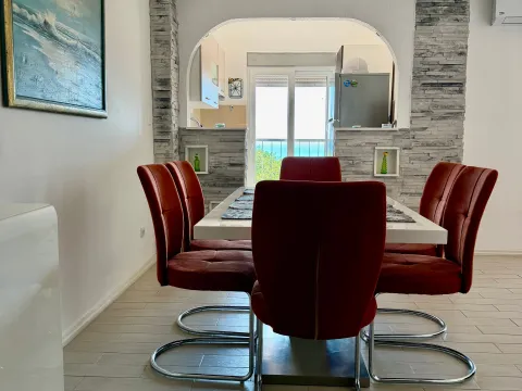 Sale, two bedroom apartment, 83m², Petrovac, Budva - image 5