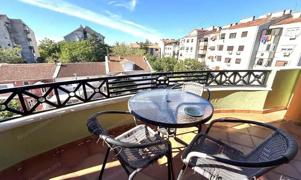 Prodaja, trosoban stan, 80m², Stari Aerodrom, Podgorica