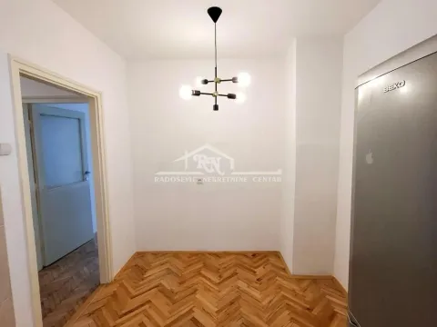 Prodaja, jednosoban stan, 38m², Vračar Centar, Vračar Sve Podlokacije - image 4