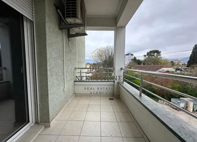 Izdavanje, dvosoban stan, 69m², Ljubović, Podgorica