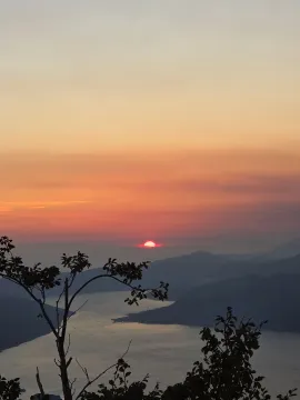 Prelijep pogled na zalazak sunca i more sa nekretnine. - image 3