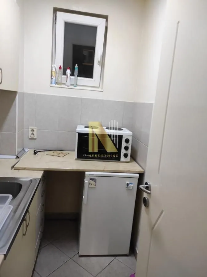 Izdavanje, jednosoban stan, 35m², Rotkvarija, Novi Sad Sve Podlokacije