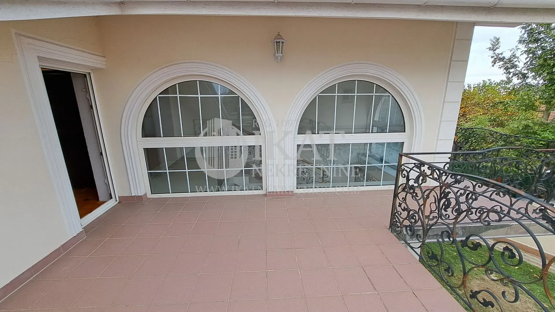 Prodaja, kuća, 250m², Novi Banovci, Stara Pazova