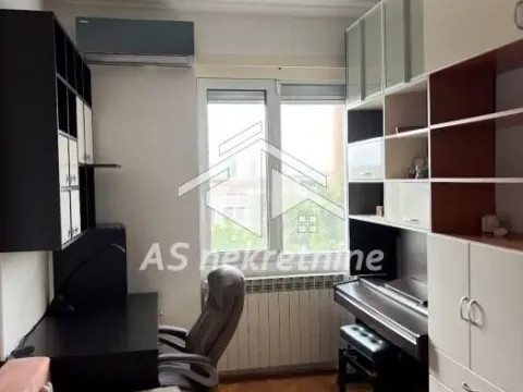 Izdavanje, četvorosoban stan, 86m², Savski Venac, Beograd - image 11