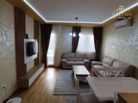 Izdavanje, dvosoban stan, 64m², City Kej, Podgorica