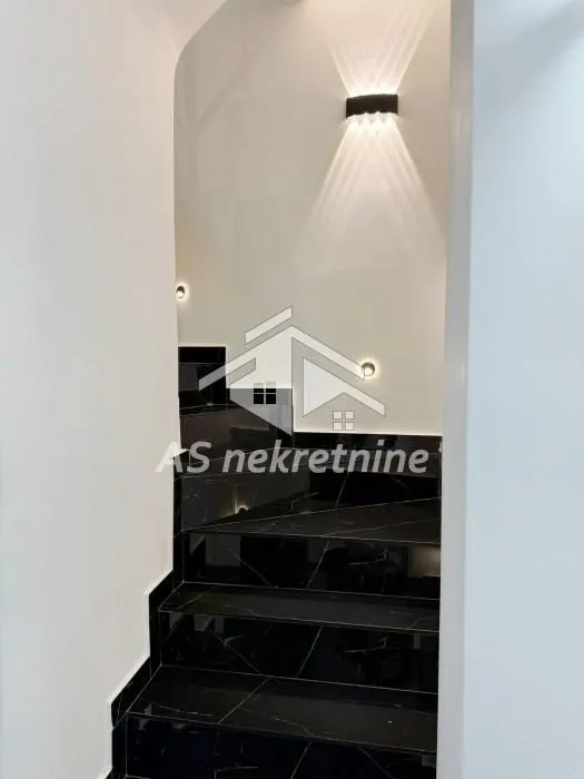 Rent, apartment, 120m², Kalenić Pijaca, Vračar Sve Podlokacije