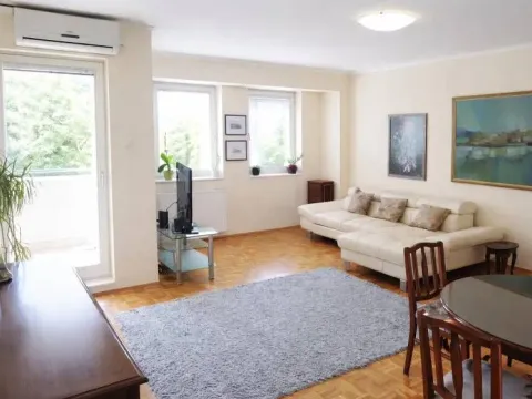 Stan in Novi Beograd Blok 22