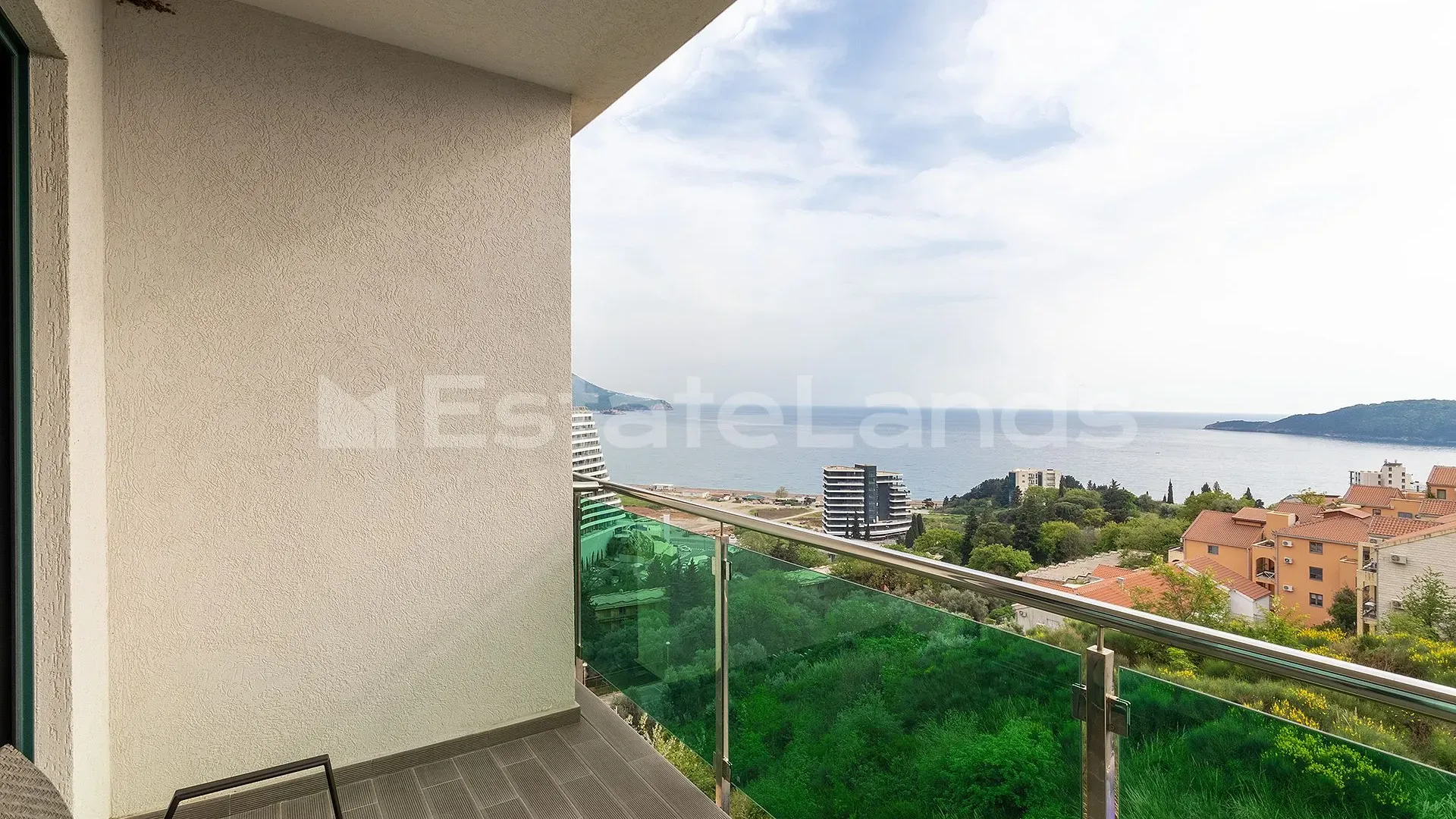 Sale, two bedroom apartment, 81m², Bečići, Budva