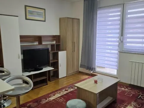 Izdavanje, garsonjera, 30m², Cara Dušana, Novi Sad Sve Podlokacije - image 7