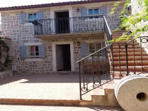 Prodaja, kuća, 169m², Radovići, Tivat