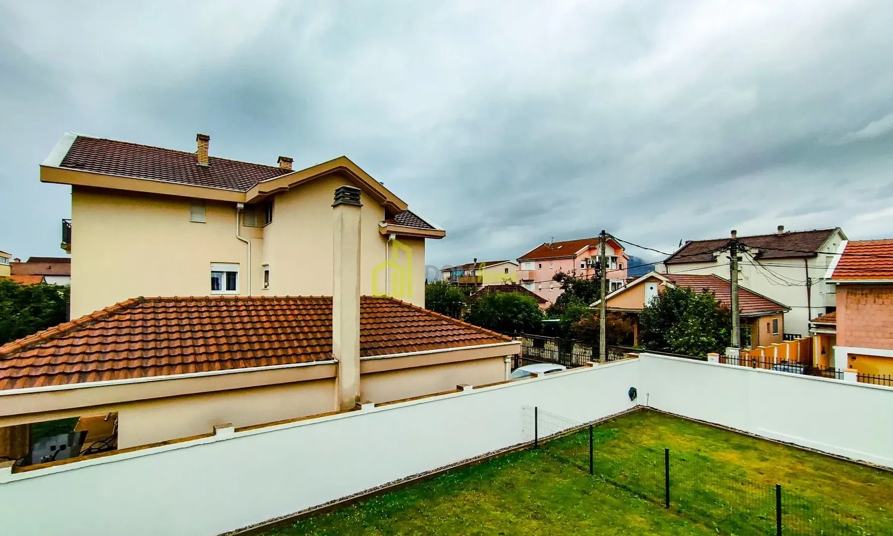 Sale, house, 340m², Tološi, Podgorica