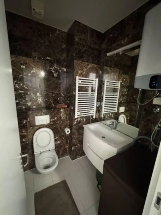 Izdavanje, jednosoban stan, 54m², Tre Canne, Budva