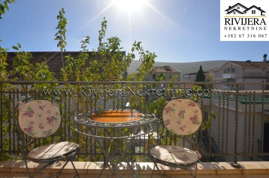 Prodaja, dvosoban stan, 80m², Đenovići, Herceg Novi