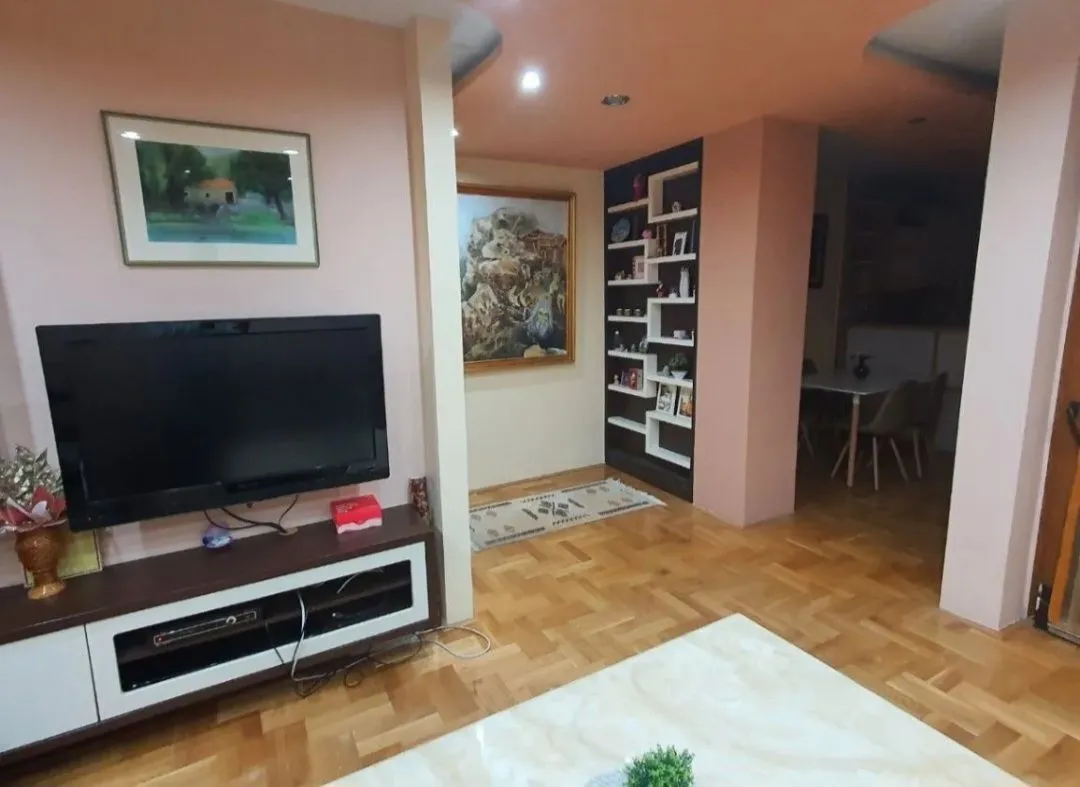 Rent, one bedroom apartment, 65m², Blok 6, Podgorica