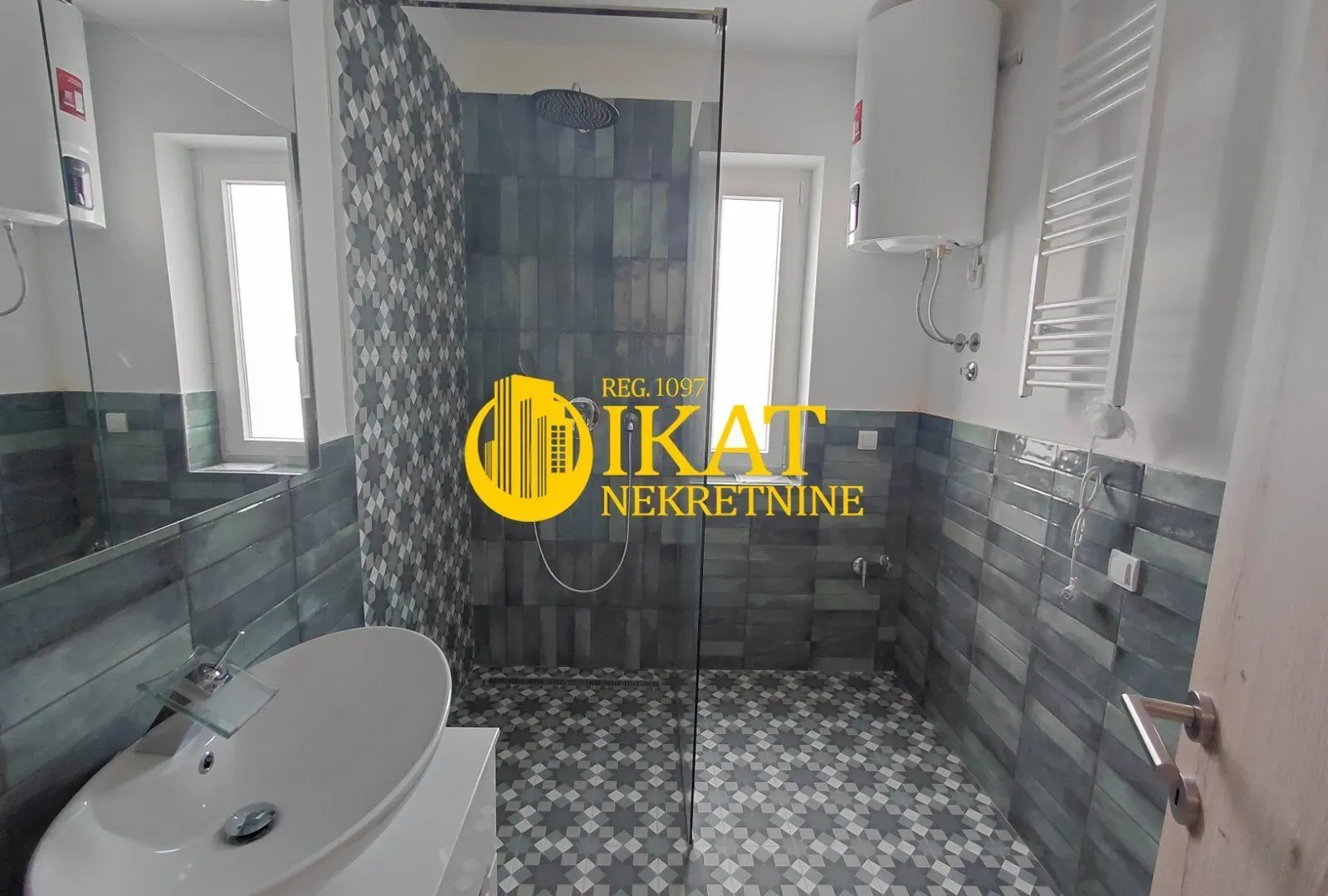 Prodaja, četvorosoban stan, 74m², Severni Bulevar, Zvezdara Sve Podlokacije