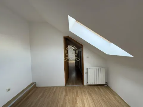 Izdavanje, trosoban stan, 80m², Centar, Novi Sad - image 5